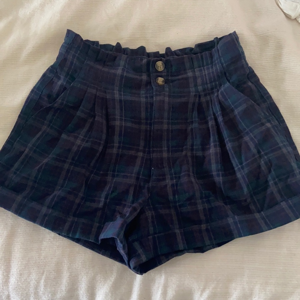 trendy plaid shorts!
